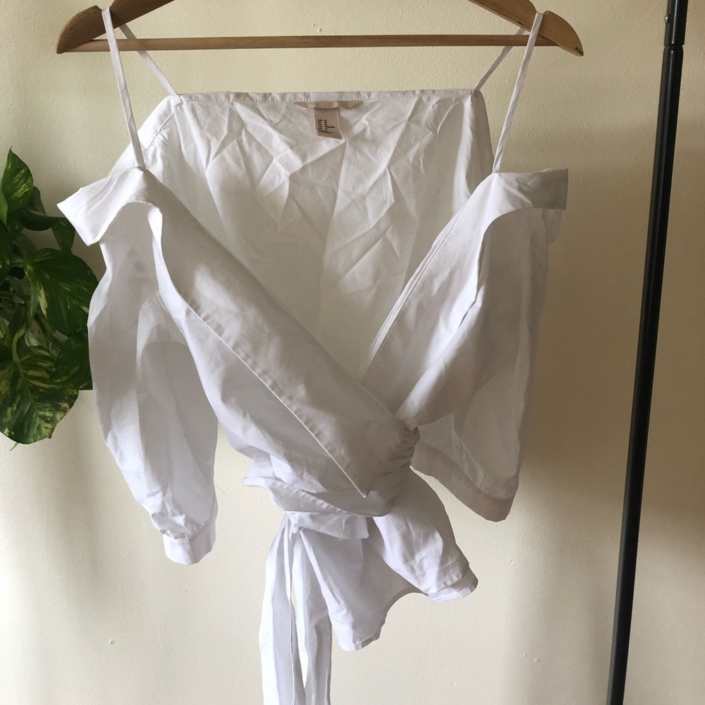 H&M white off the shoulder blouse